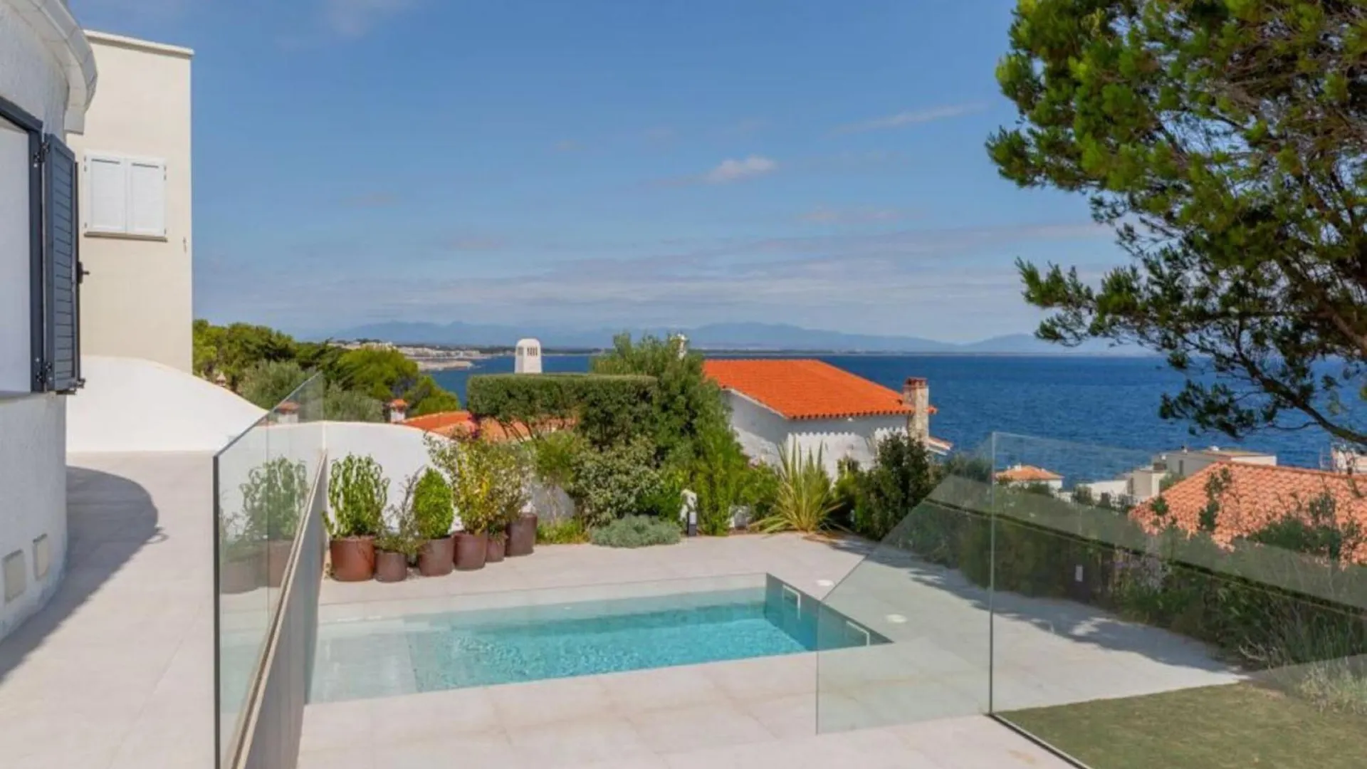 Contemporary Villa In L' Escala